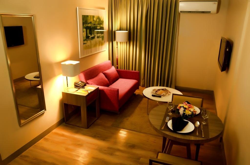Best Western Antel Spa Hotel Suites Makati City Стая снимка