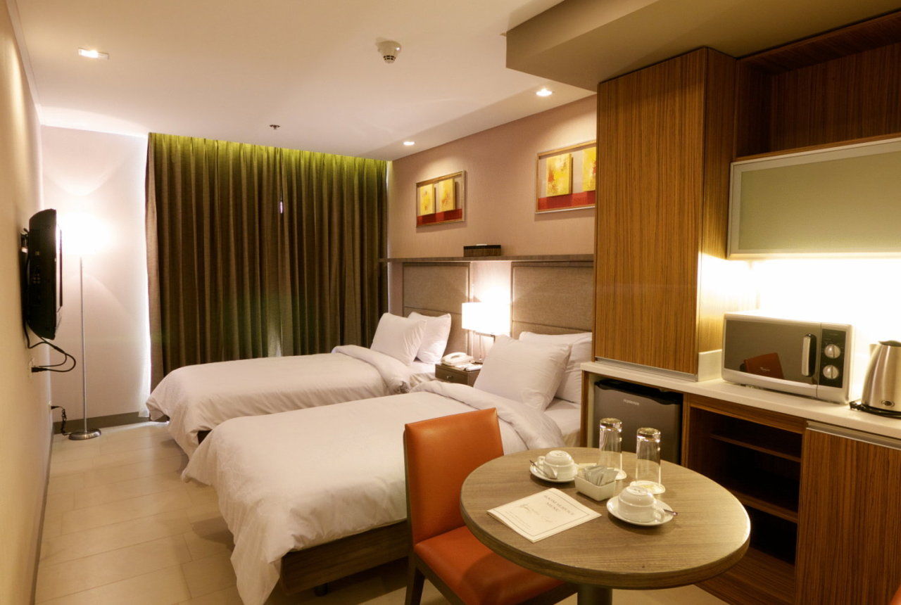Best Western Antel Spa Hotel Suites Makati City Стая снимка