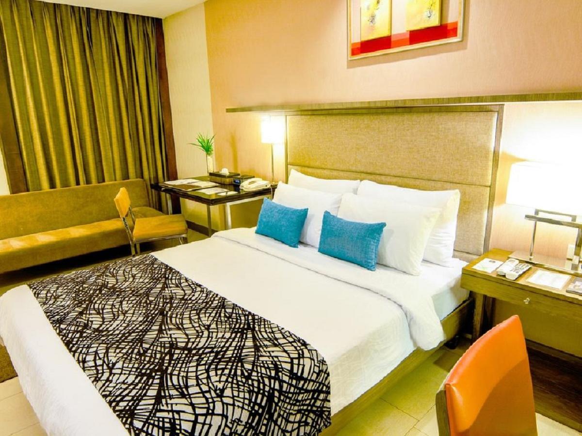 Best Western Antel Spa Hotel Suites Makati City Екстериор снимка